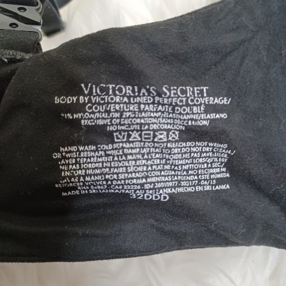 Victoria's Secret Body By Victoria Perfect Coverage black bra 32DDD - Picture 4 of 4